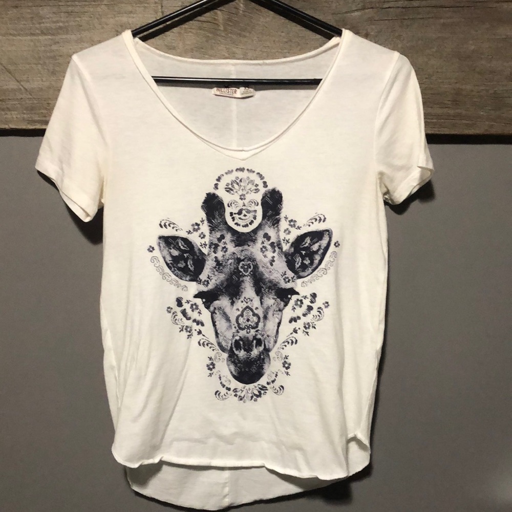 Hollister Giraffe shirt top